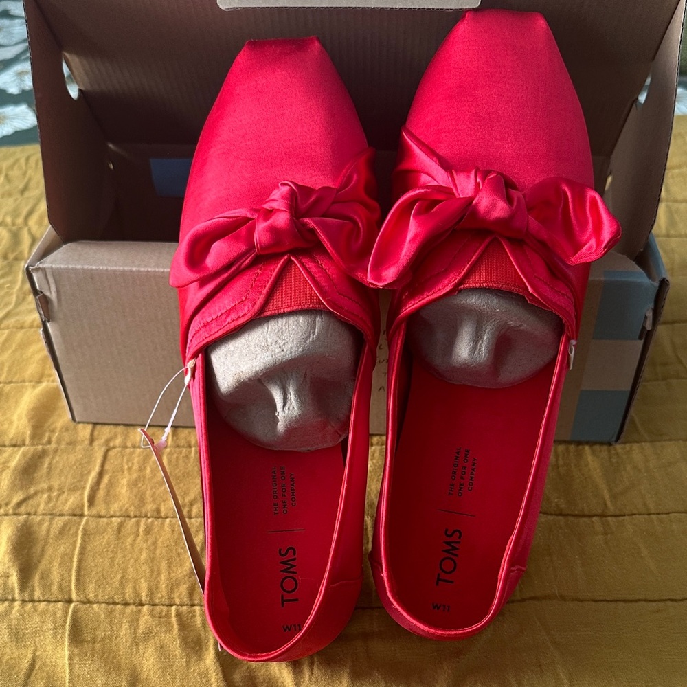 TOMS Women's Vibrant Red Satin Loafers